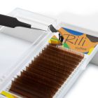 Коричневые ресницы